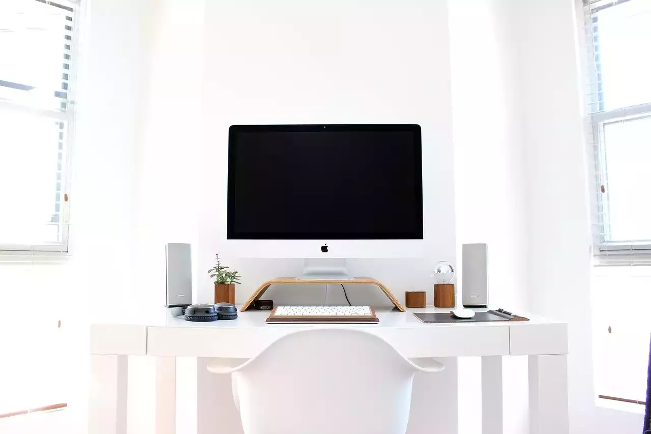 10 Essential Items for Your Home Office Setup